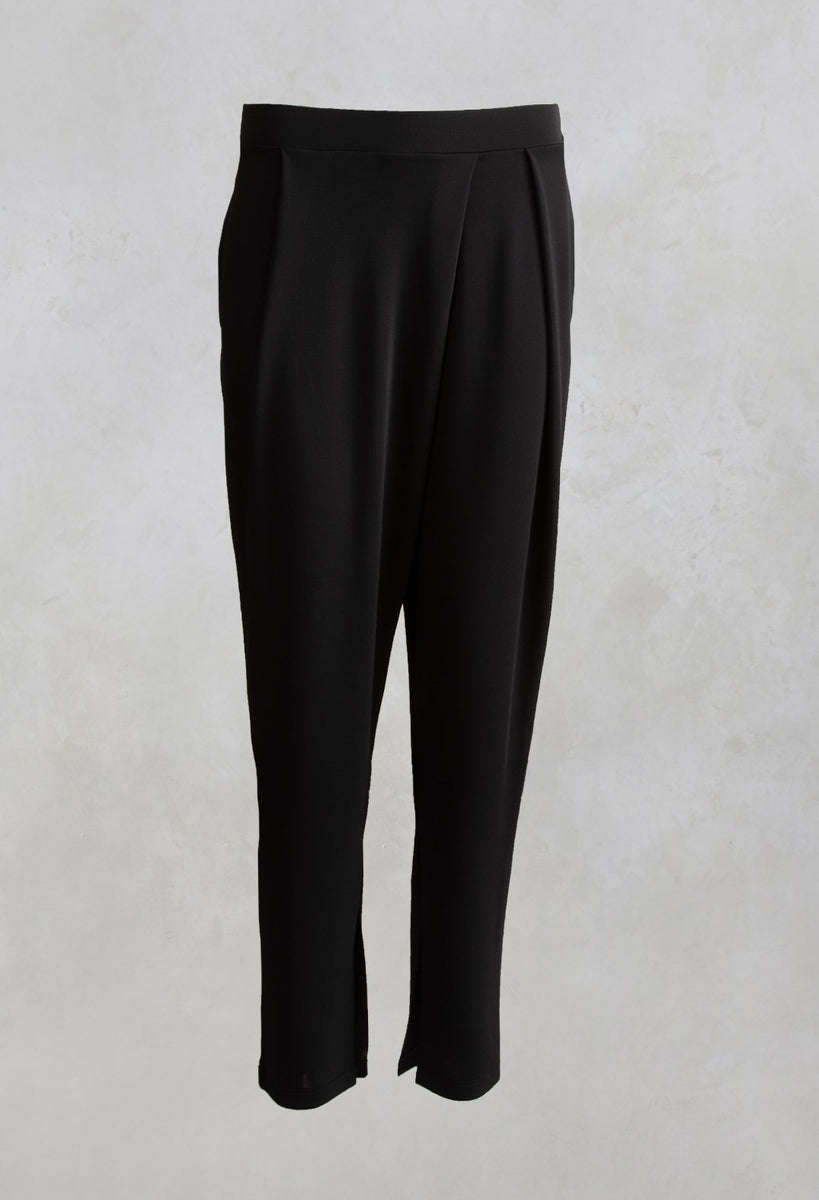 Peg Trousers in Black – Olivia May