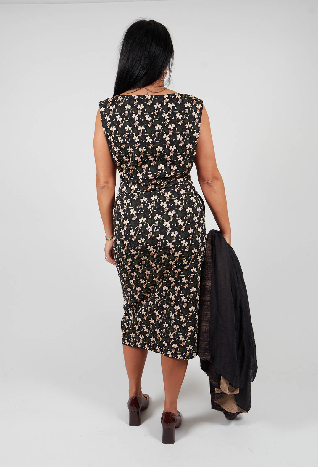 Sleeveless Structured High Neck Dress with Print in Nero / Biscotto