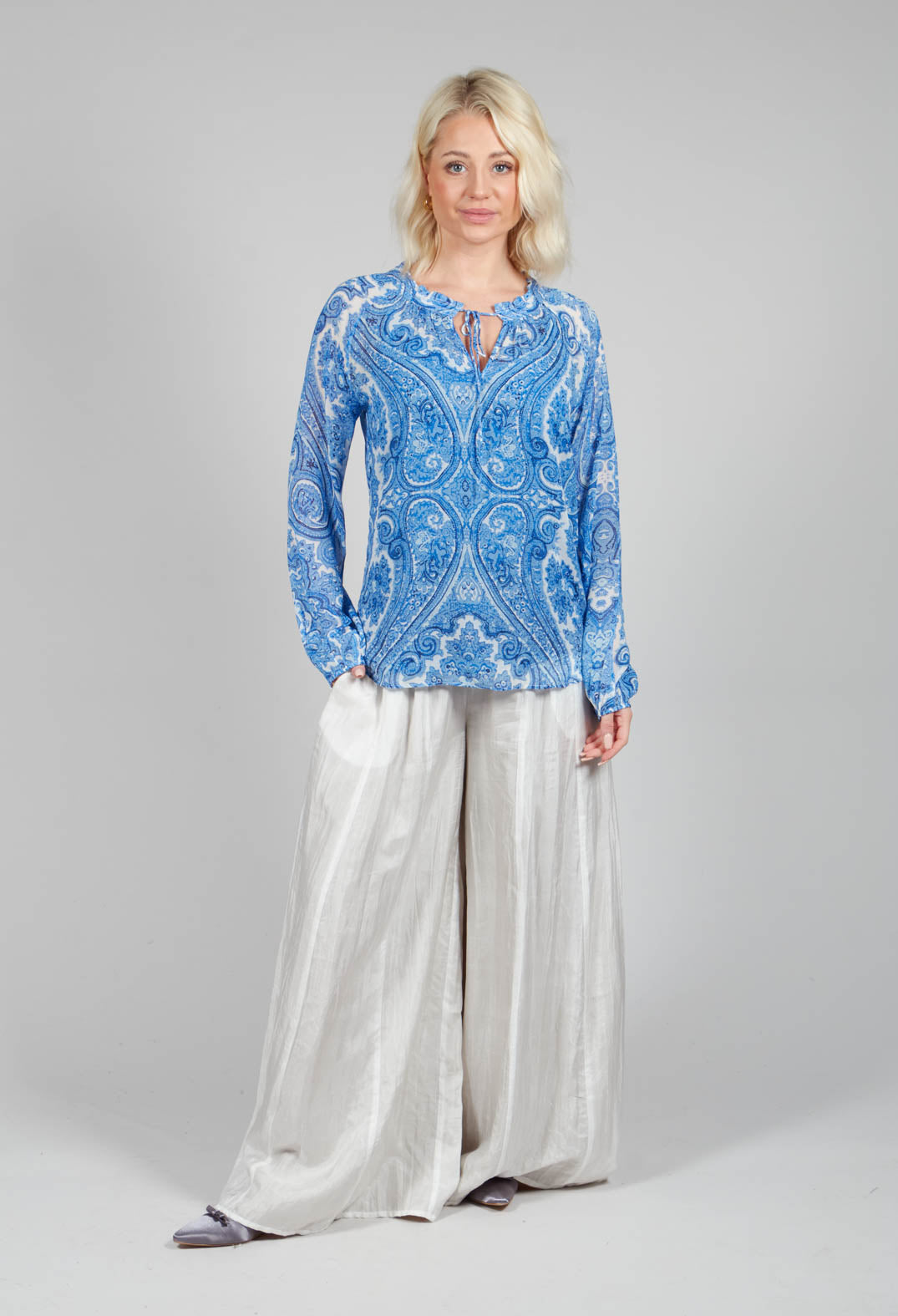 Janni Blouse in Paisley Blue