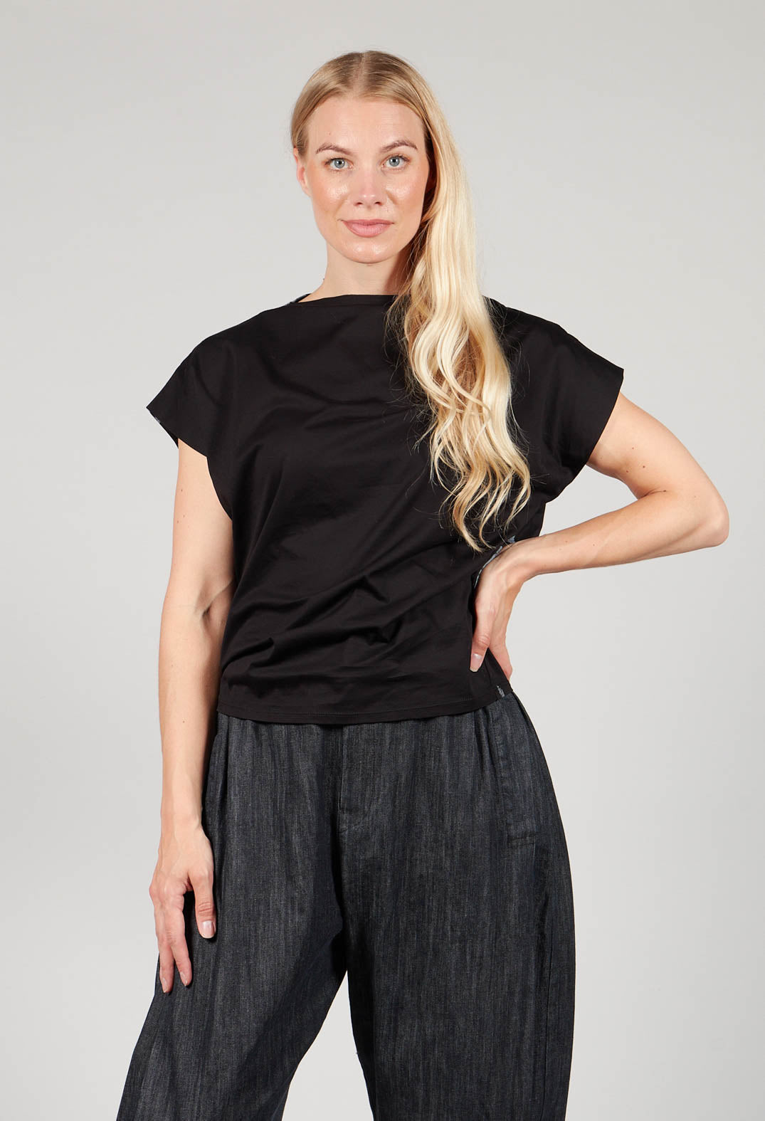 Boxy T-Shirt in Black