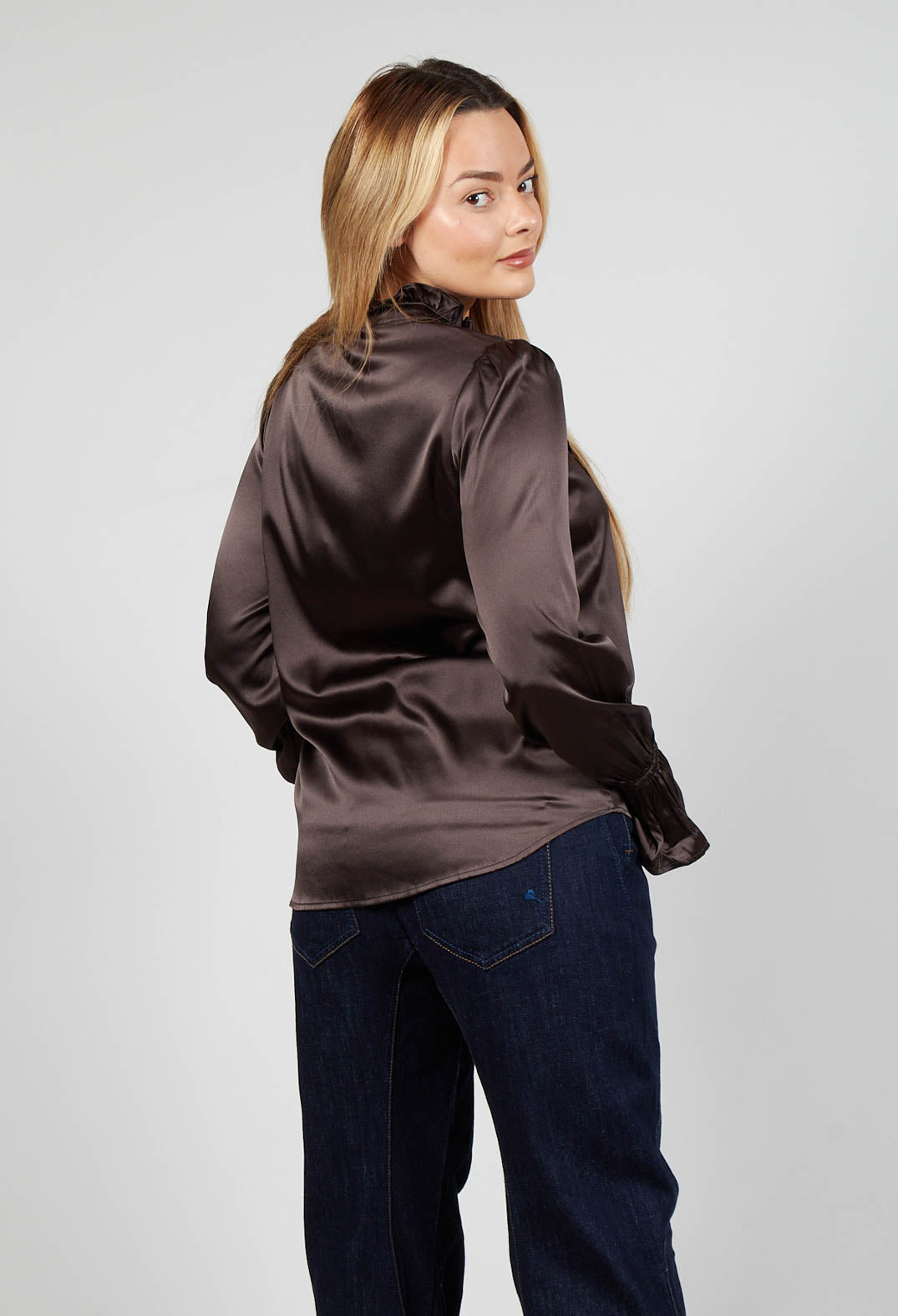 Ingeborg Shirt with Ruffles in Chocolate