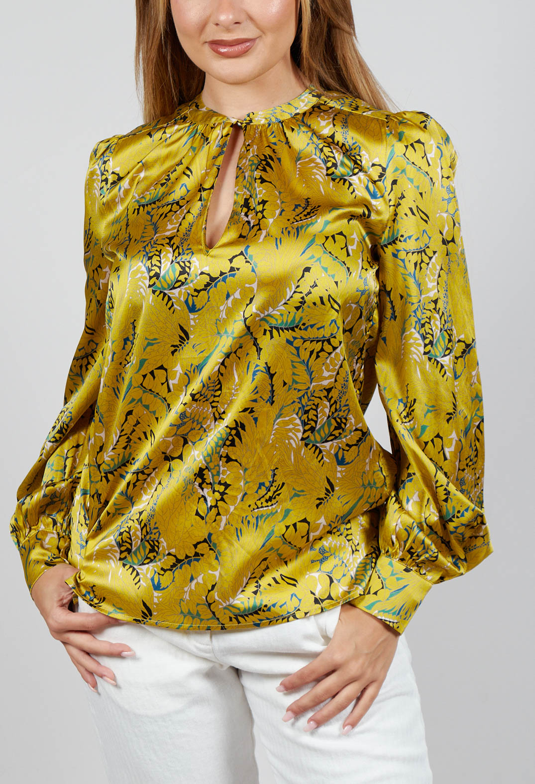 Stacy Blouse with Volume Sleeves in Anthurium Canary