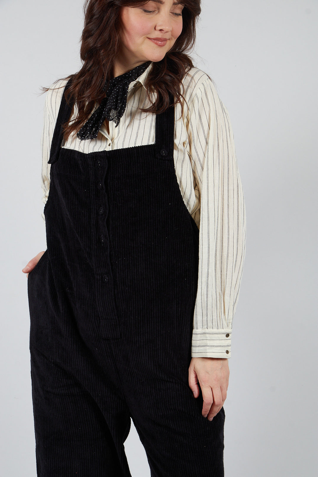 Aline Dungarees in Velours Noir