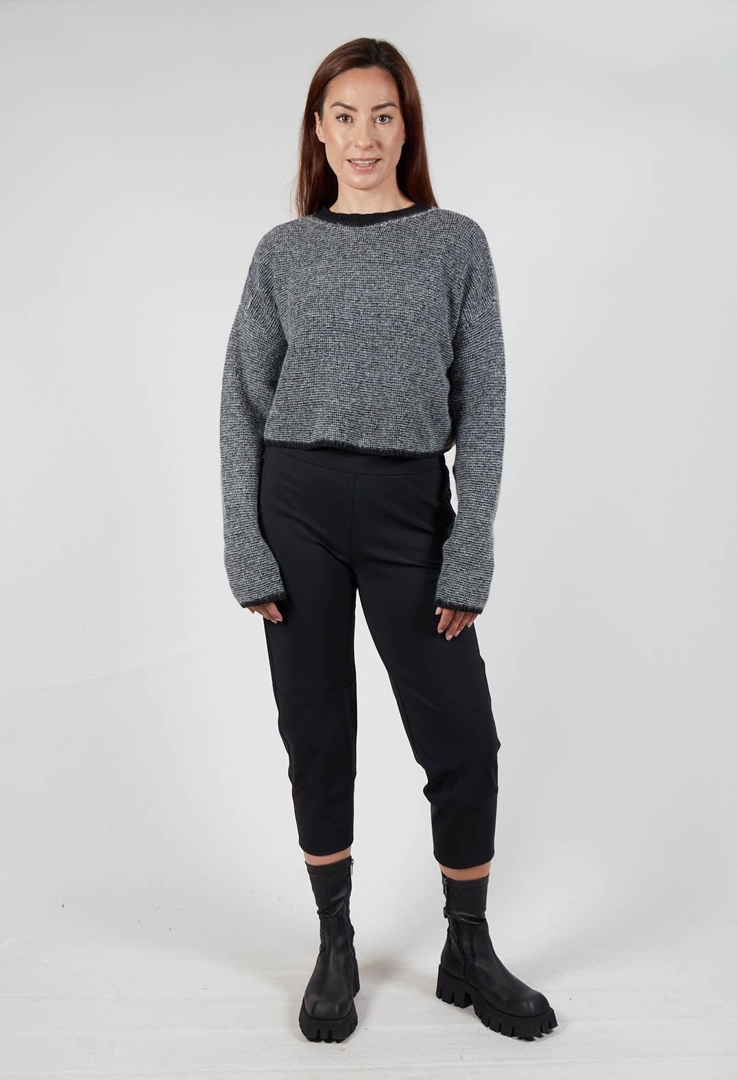 Cropped Jumper in Black