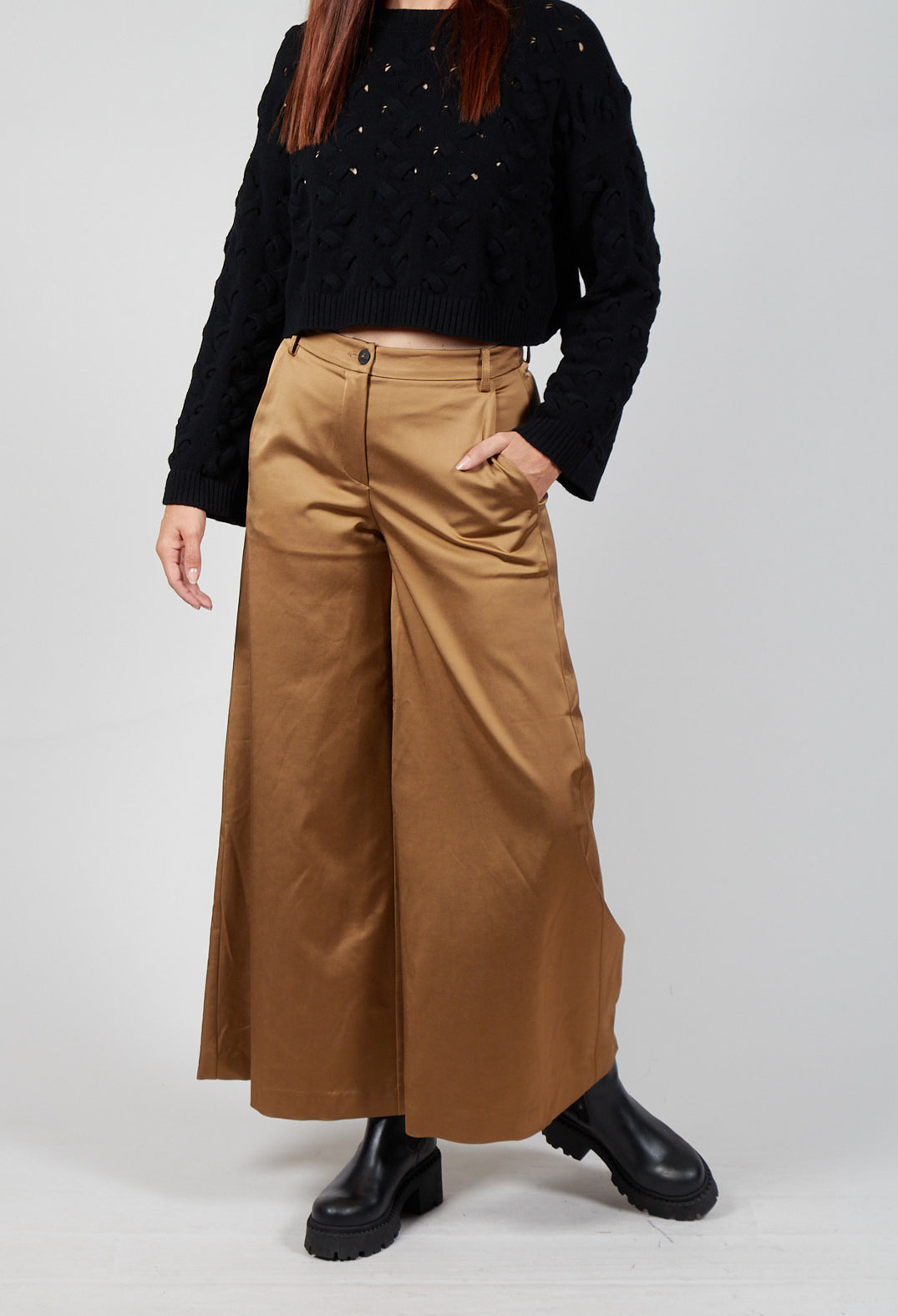 Wide Leg Trousers in Brown