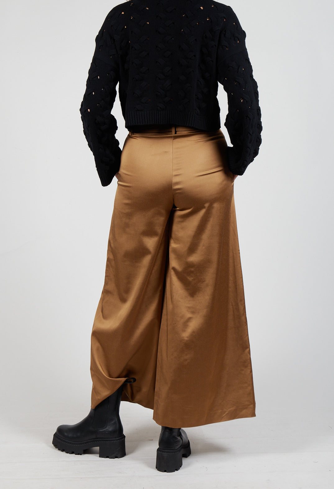 Wide Leg Trousers in Brown