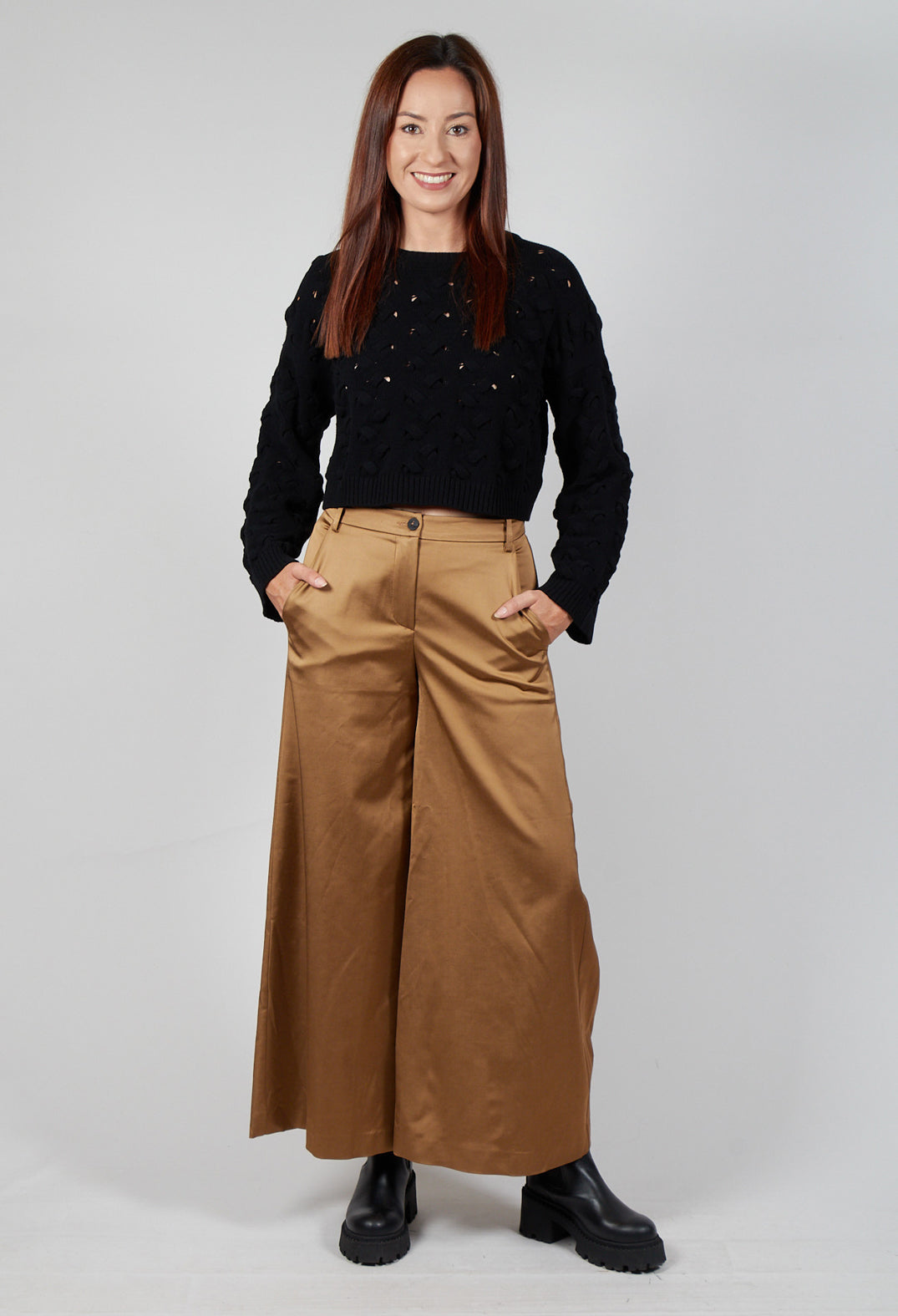 Wide Leg Trousers in Brown