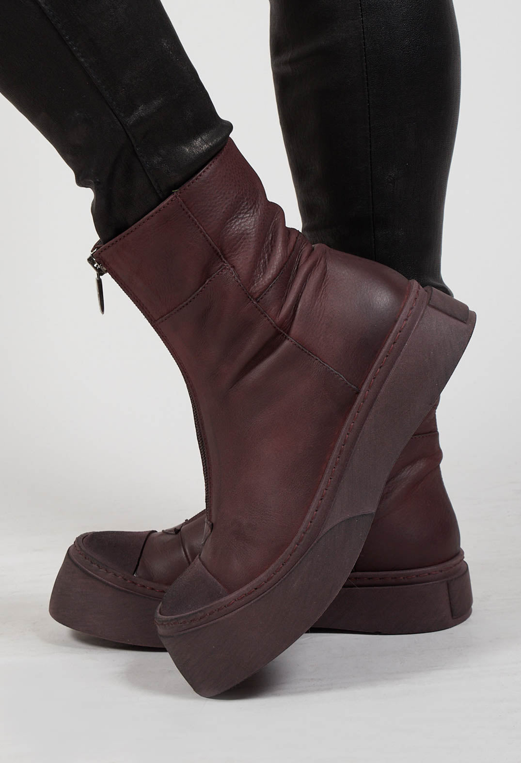 Boots With Front Zip in Gasoline Melanzana