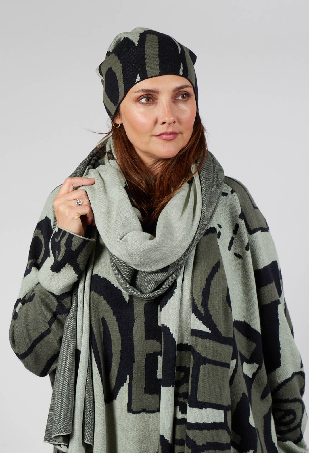 Oversized Scarf with Large Motif in Defender Jacquard