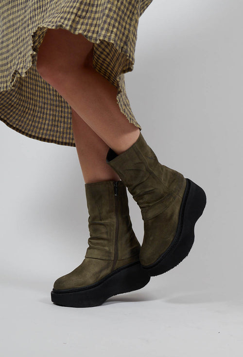 High Ankle Boots with Platform Sole in London Forest