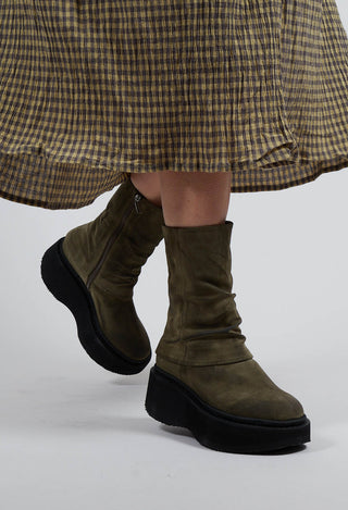 High Ankle Boots with Platform Sole in London Forest