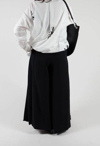 Pleated Wide Leg Pants in Lalabel Nero