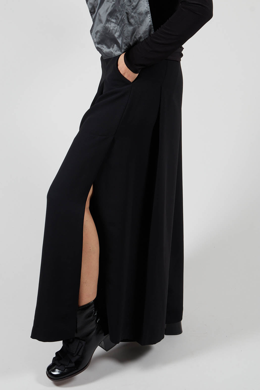 Pleated Wide Leg Pants in Lalabel Nero