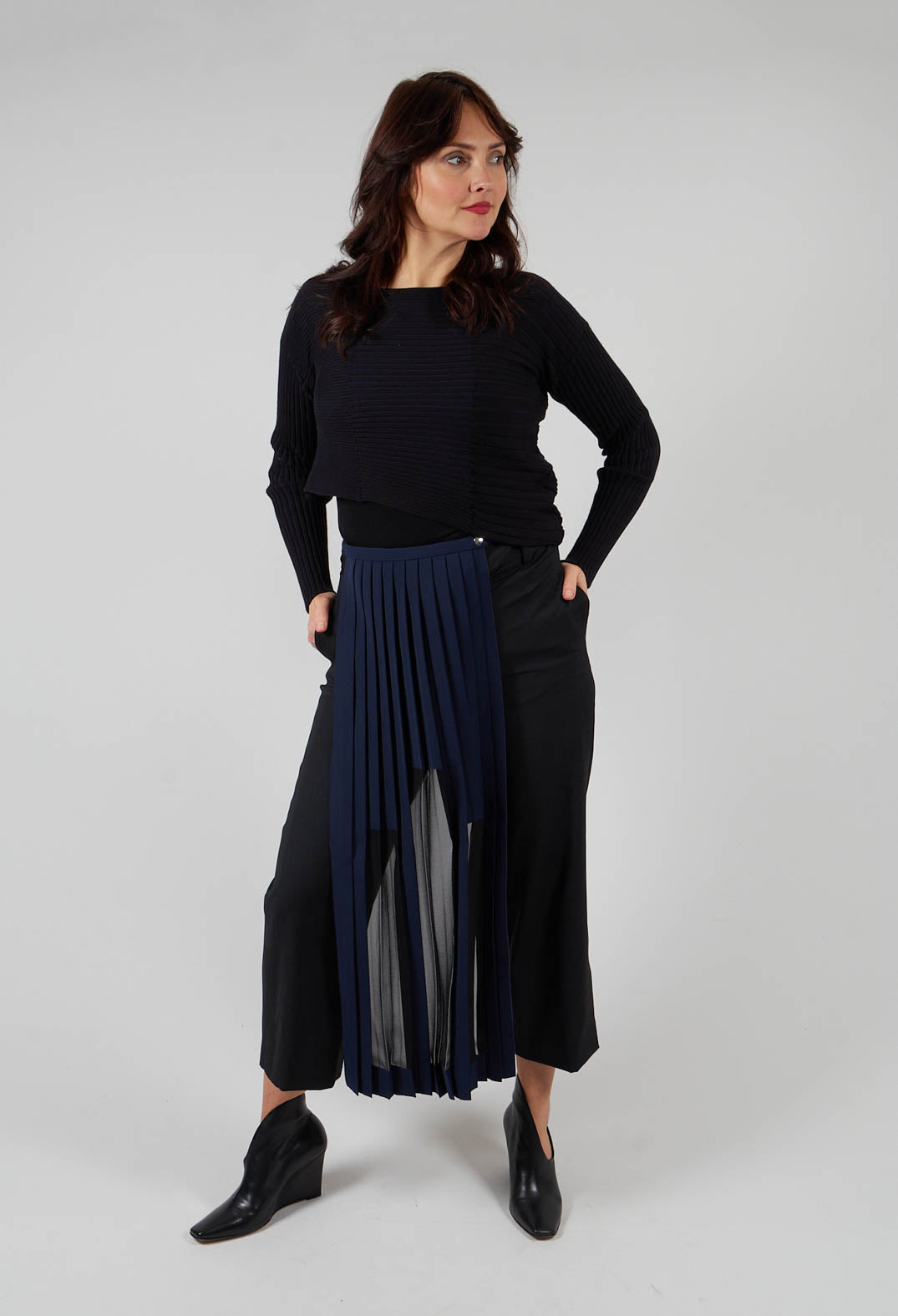 Monteurano Trousers in Nero