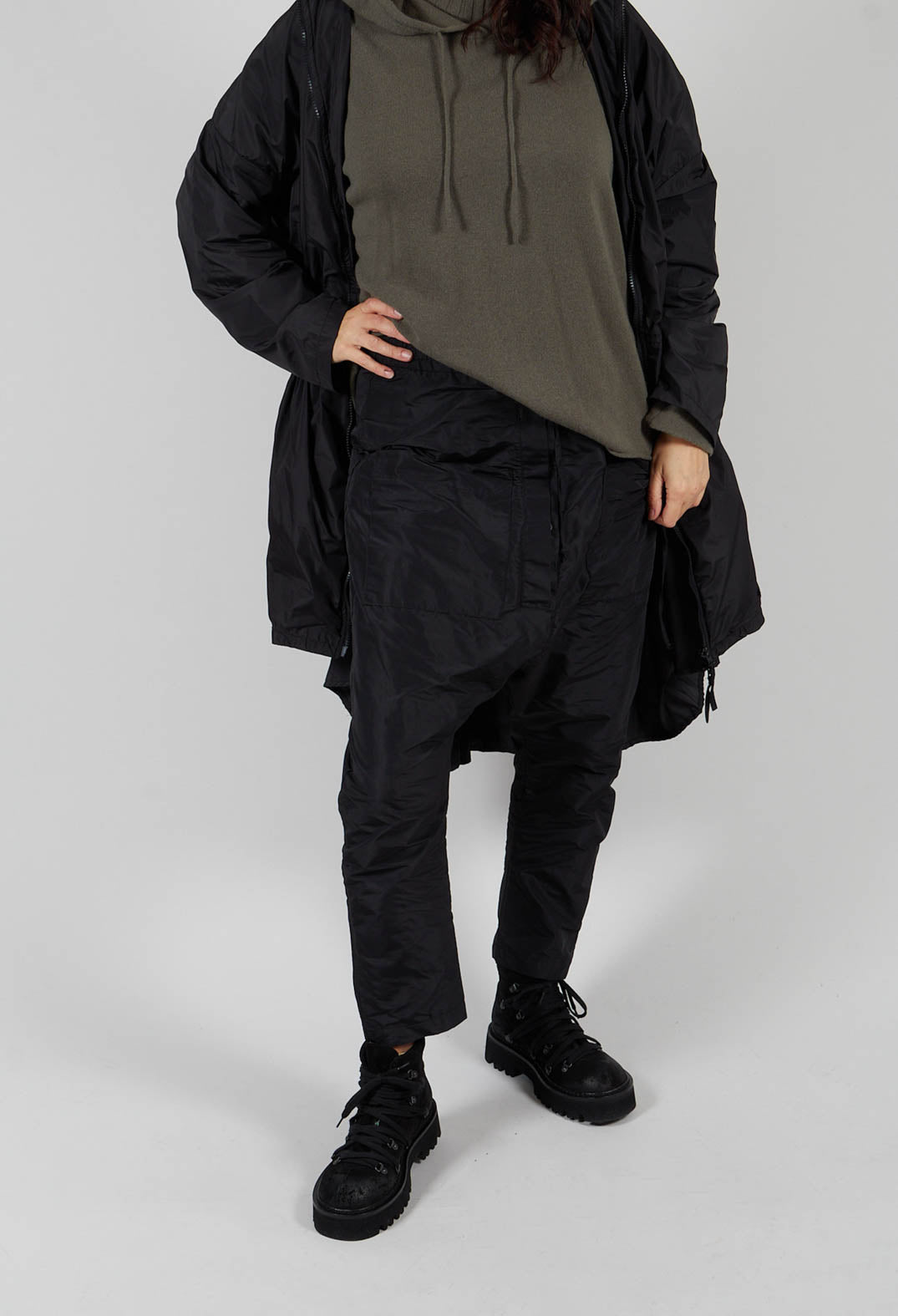 T Pant Drop Crotch Trousers in Black