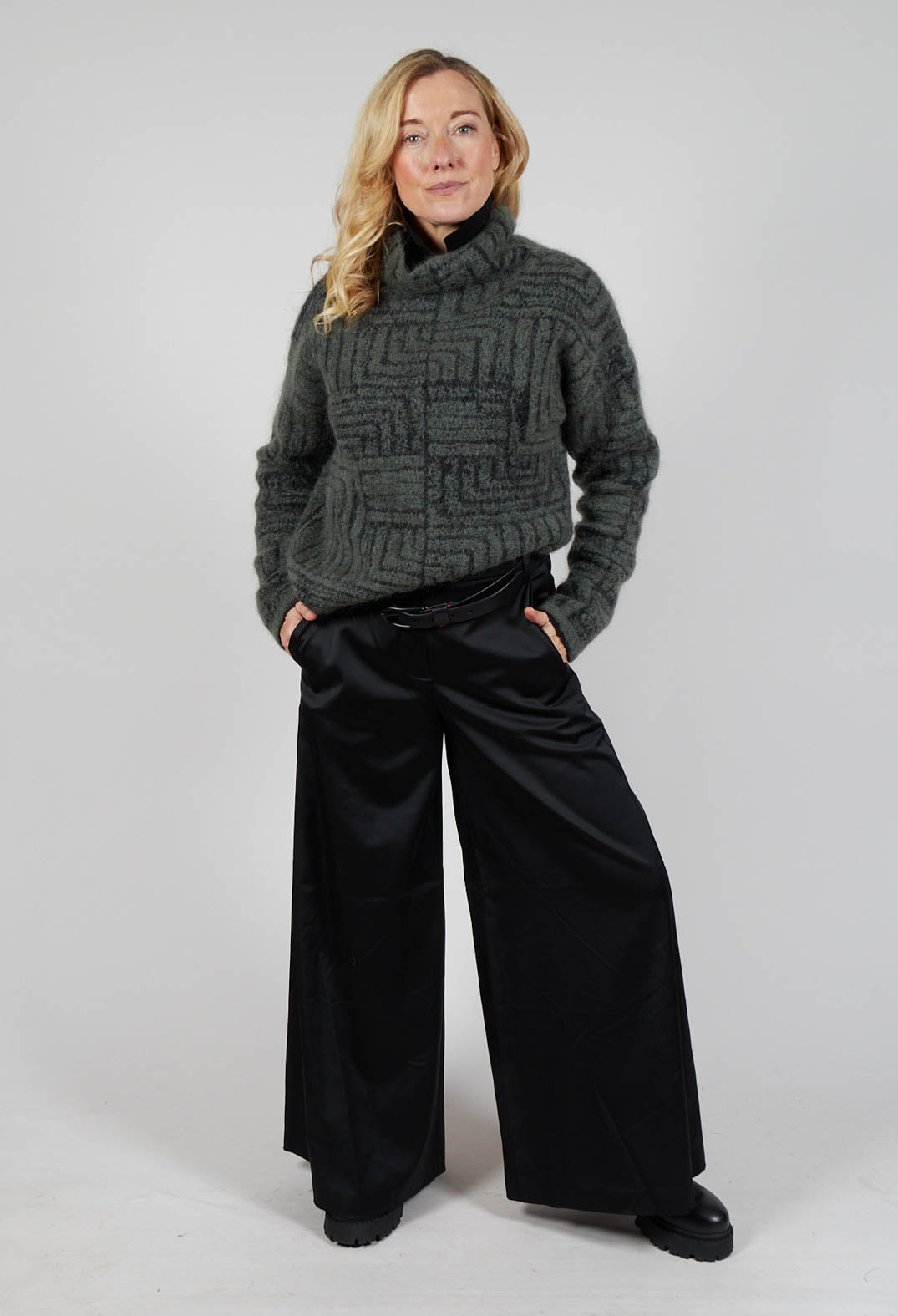 Wide Leg Trousers in Black