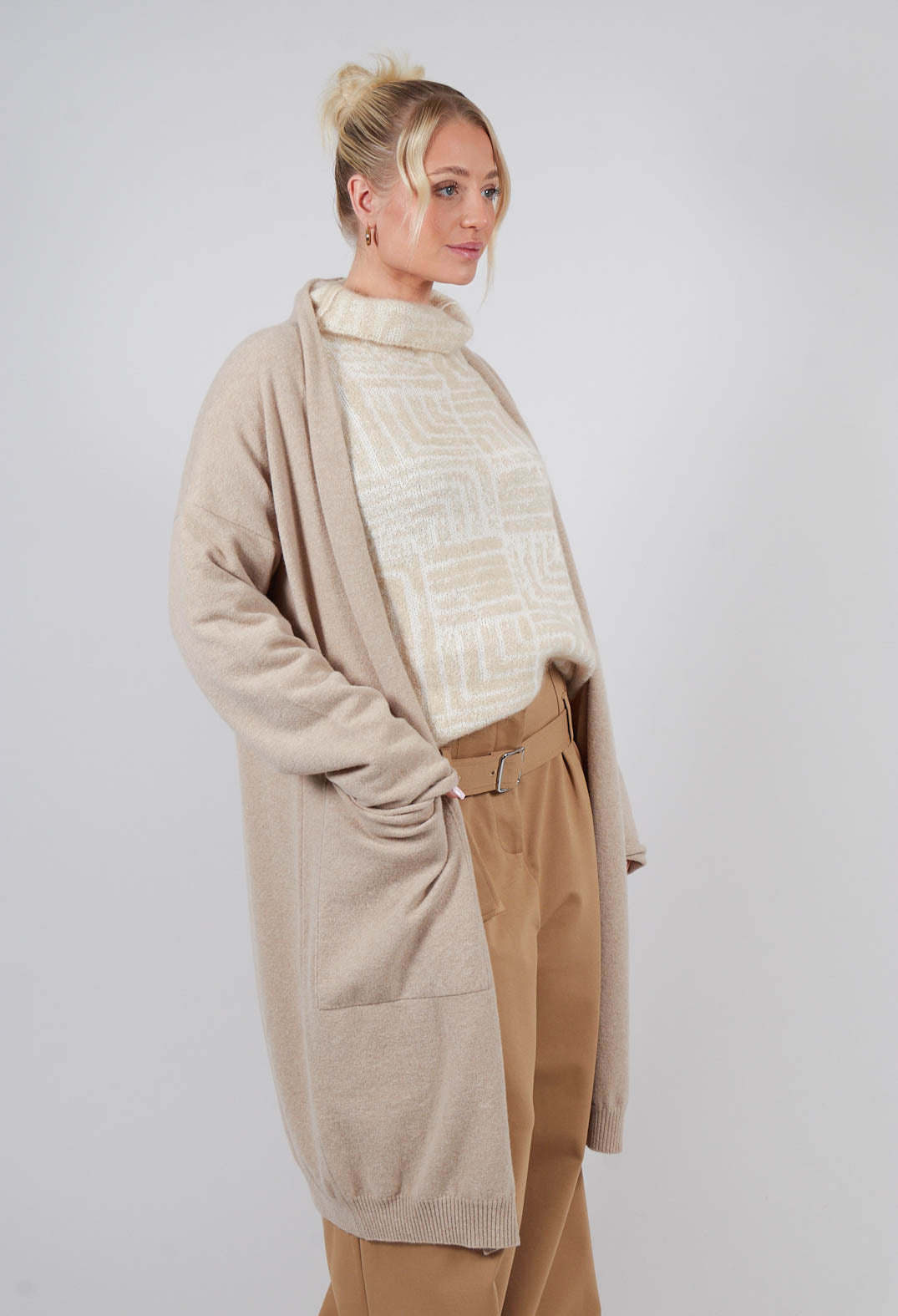 Long Cardigan in Beige