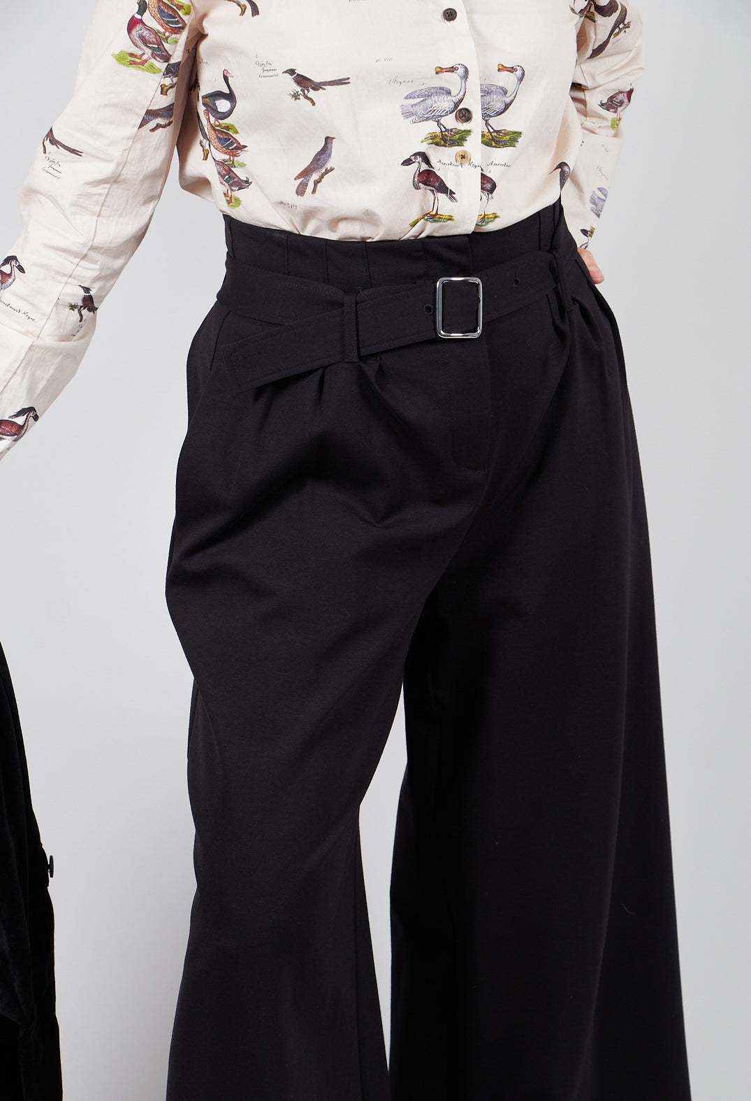 Jersey Wide Leg Trousers with Belt in Nero