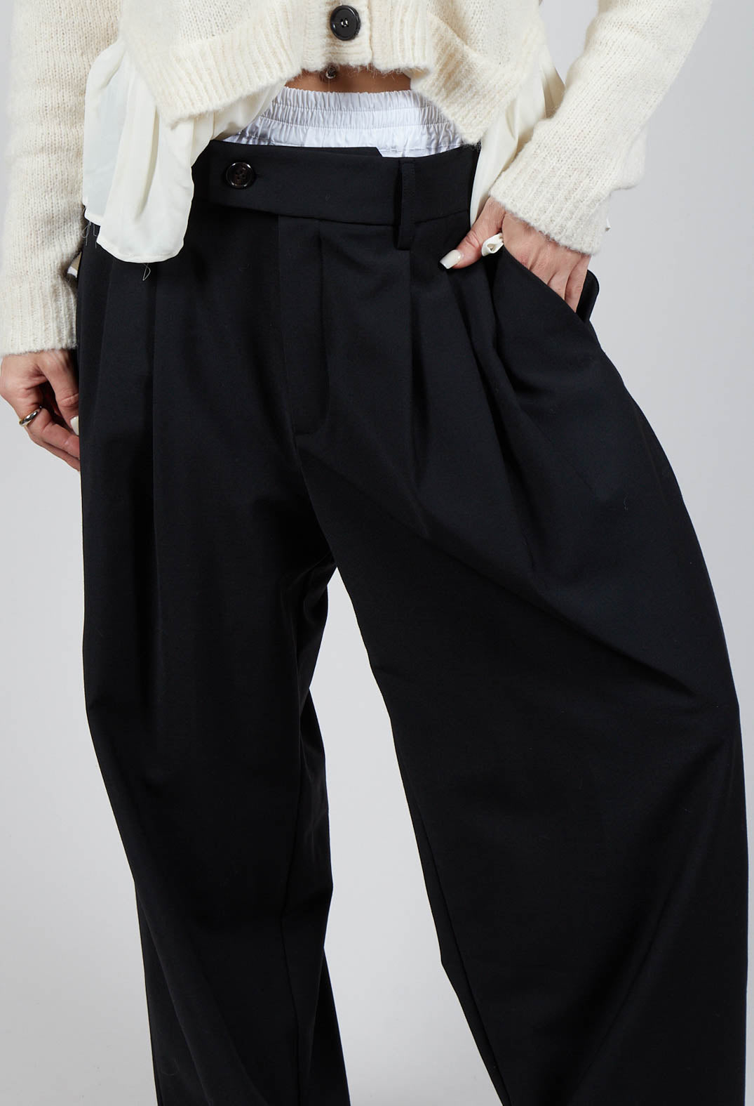 Wide Leg Tailored Trousers in Nero and Off White