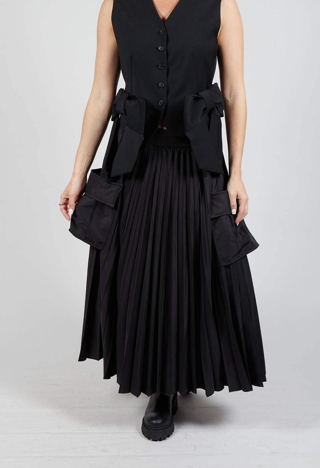 Pleated Utility Skirt in Nero