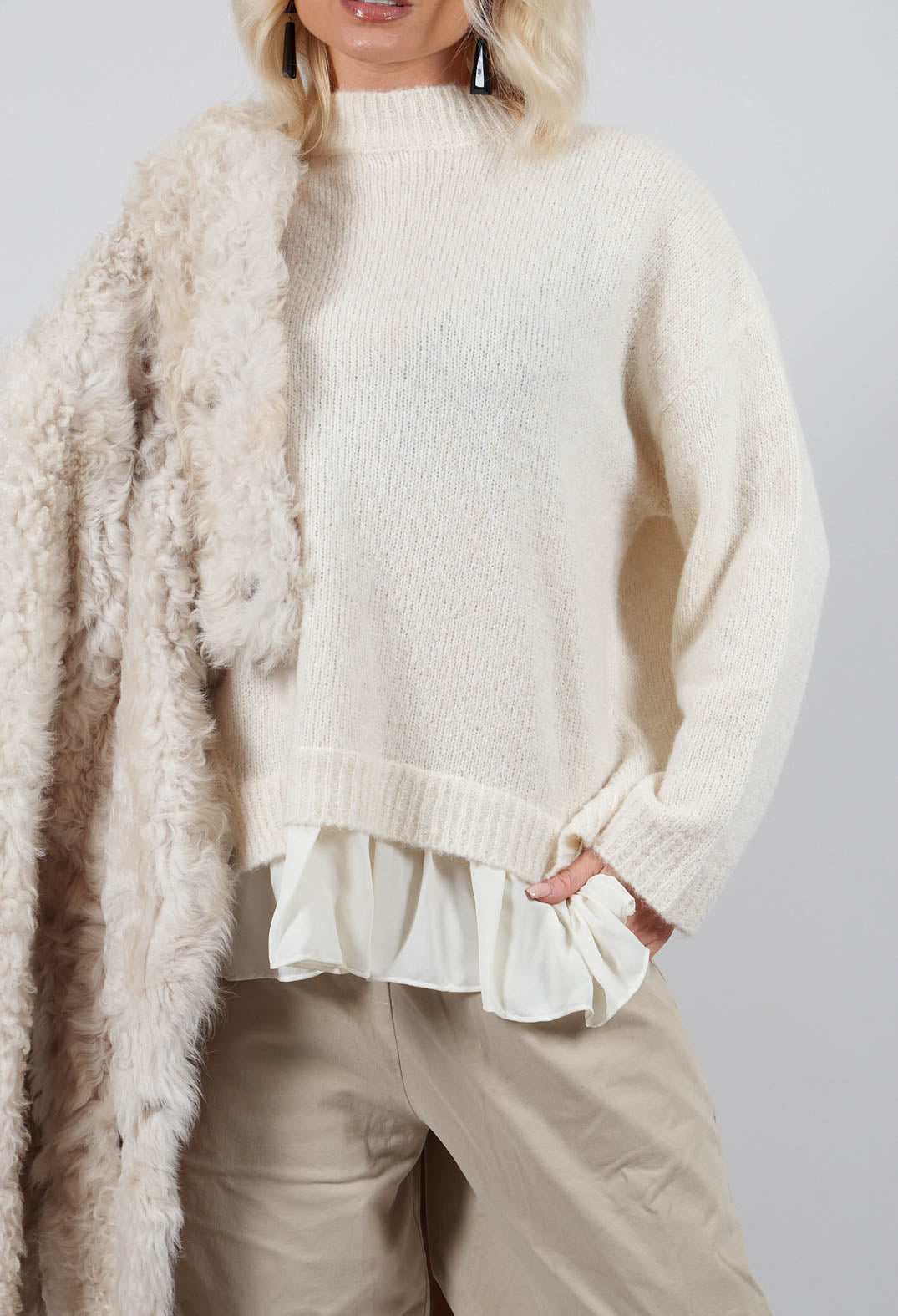 Knitted Jumper with Frill Hem in White Wool