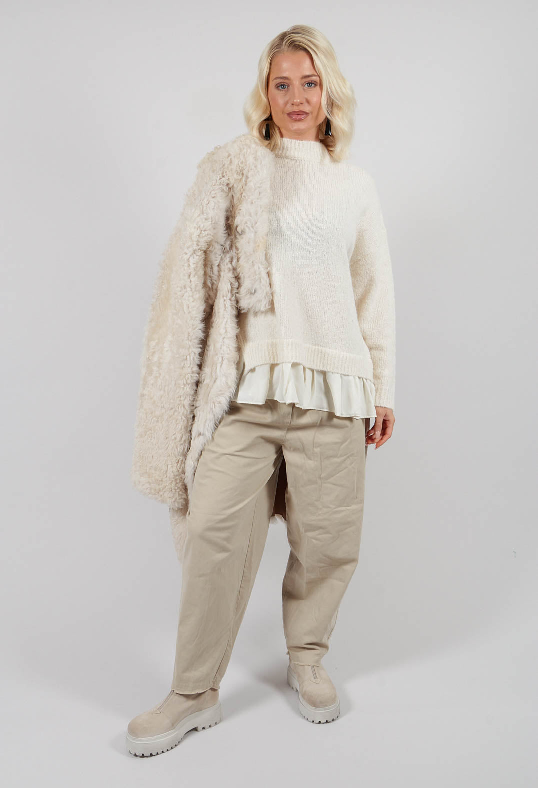 Knitted Jumper with Frill Hem in White Wool