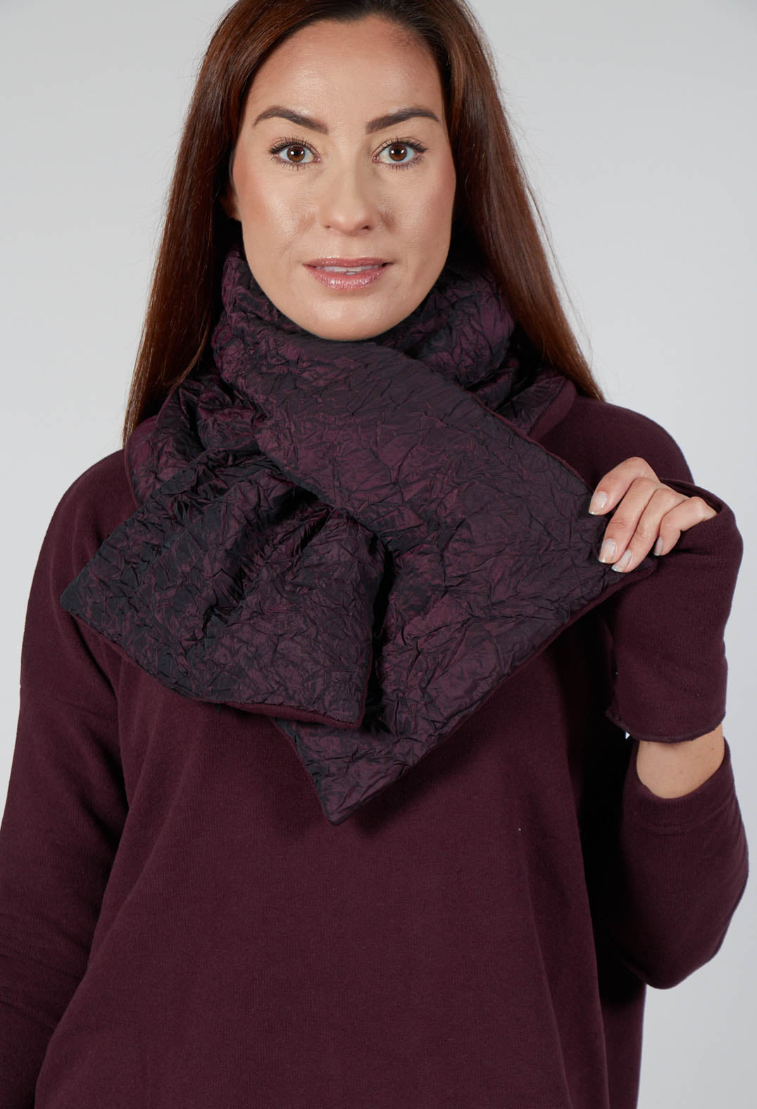 Bruco G Scarf in Uva