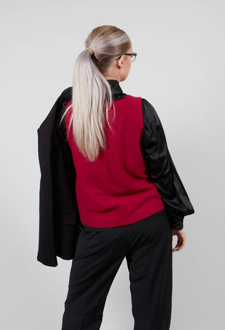 Junai Vest in Scarlet