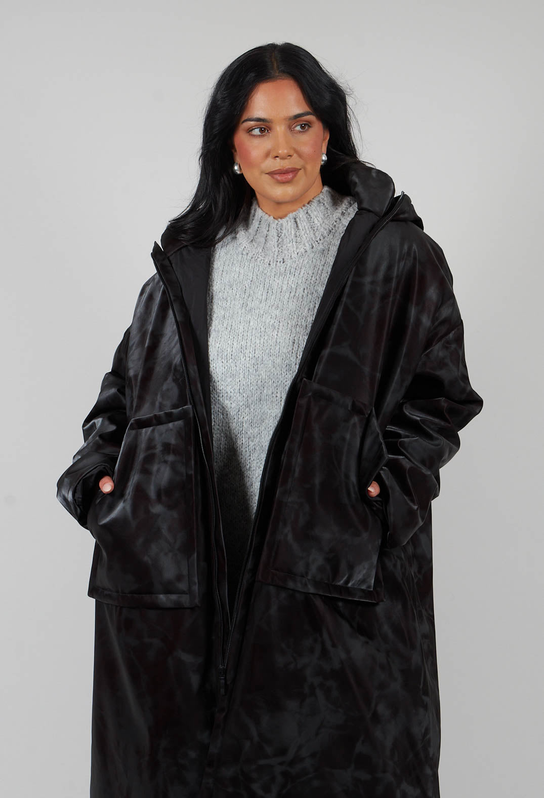 Lubi Coat in Black and Burgundy