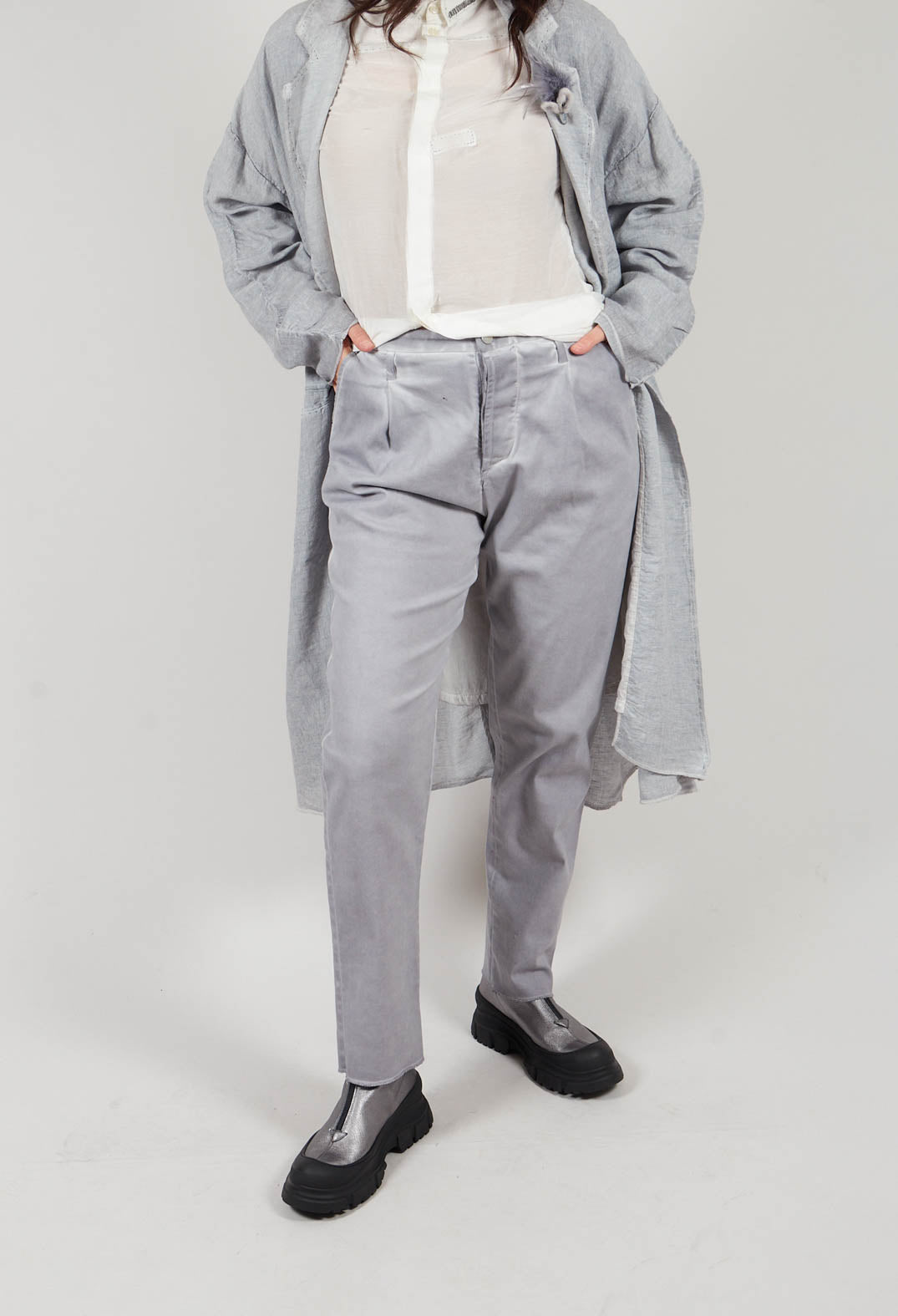 Straight Leg Trousers in Grey