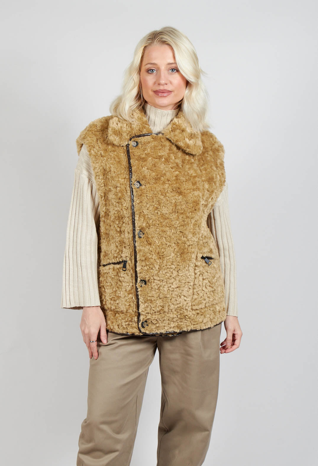 Reversible Gillet with Faux Fur and Suede in Choc Crackle