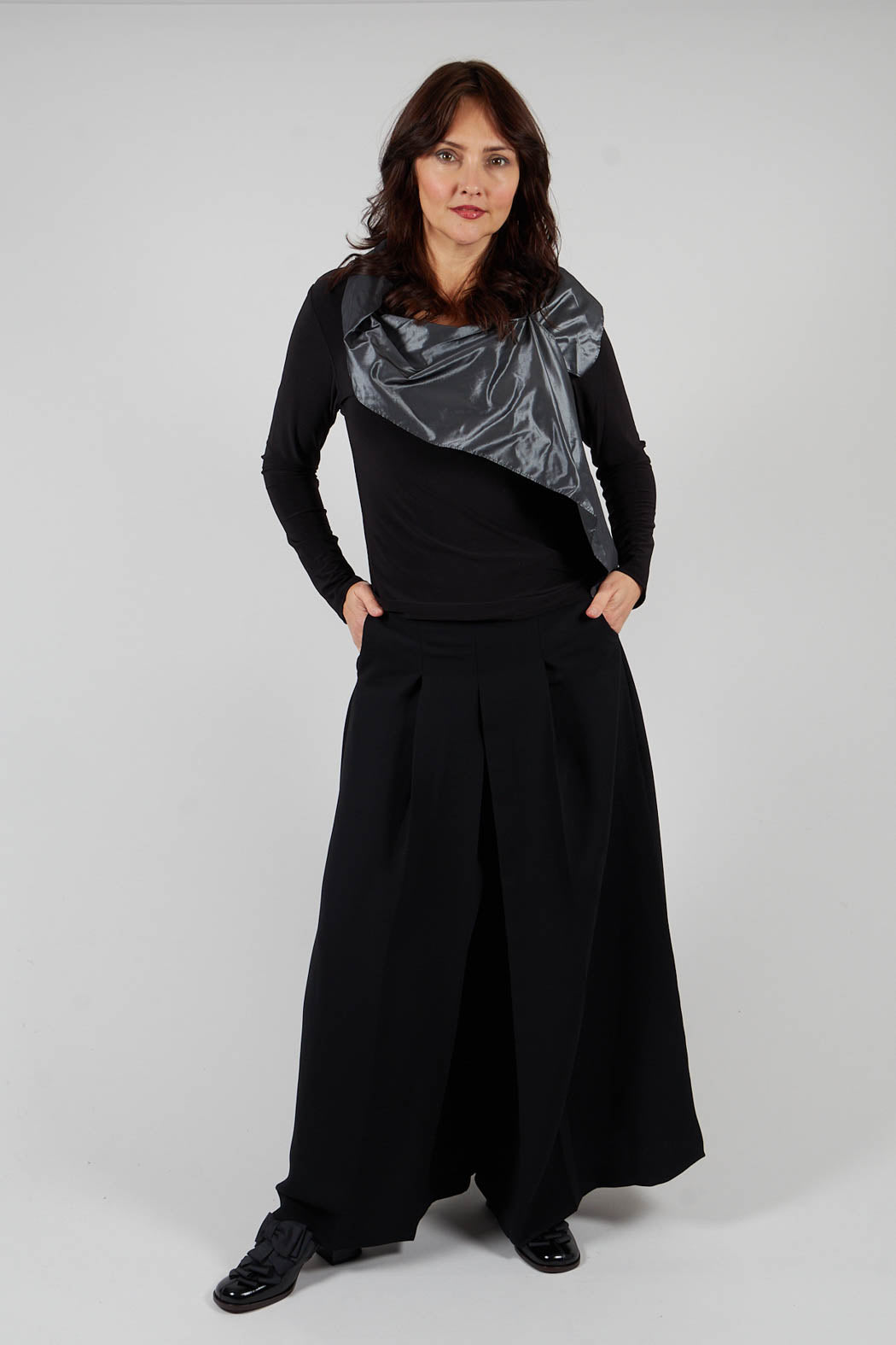 Pleated Wide Leg Pants in Lalabel Nero