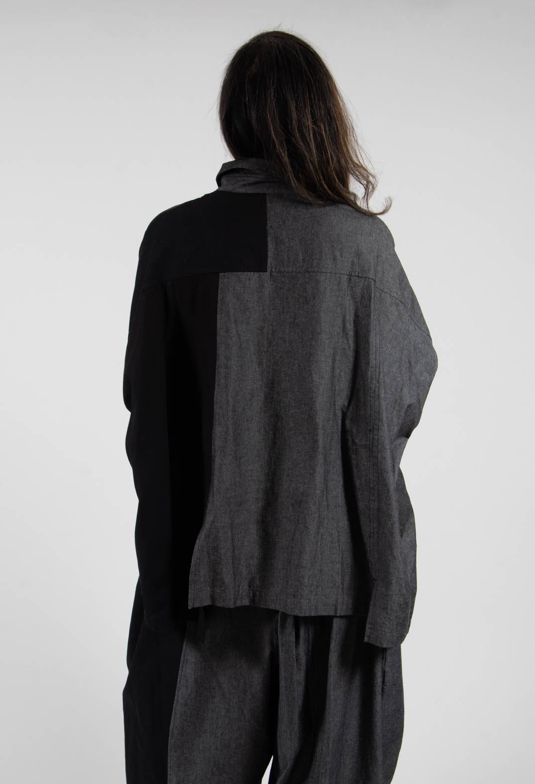 Wide Fit Shirt in Dark Grey