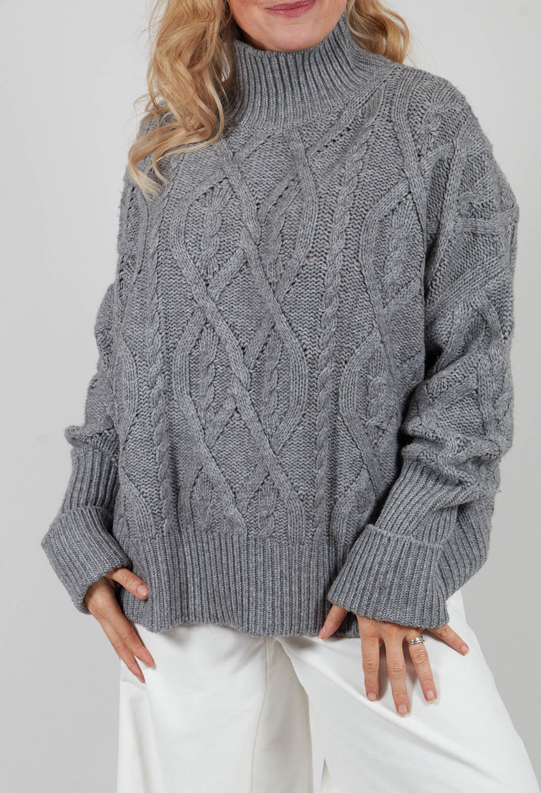 Chunky Cable Knit Jumper in Silver