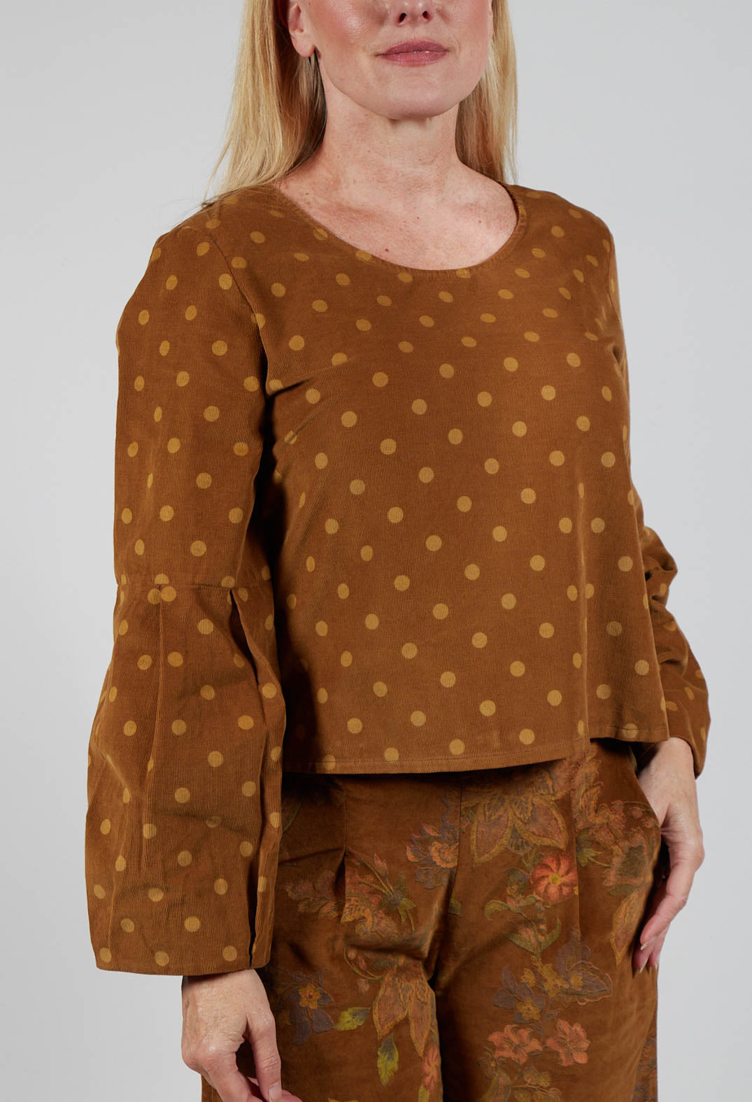 Polkadot Needlecord Puffed Sleeve Top in Tabacco