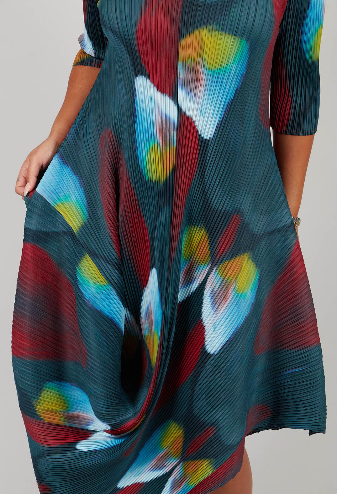 Long Draper Dress in Toucan