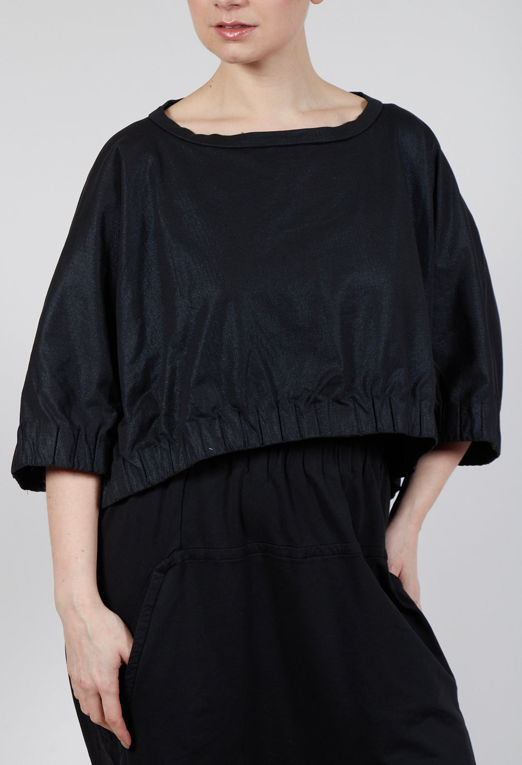 Cropped T-Shirt in Black Sparkle