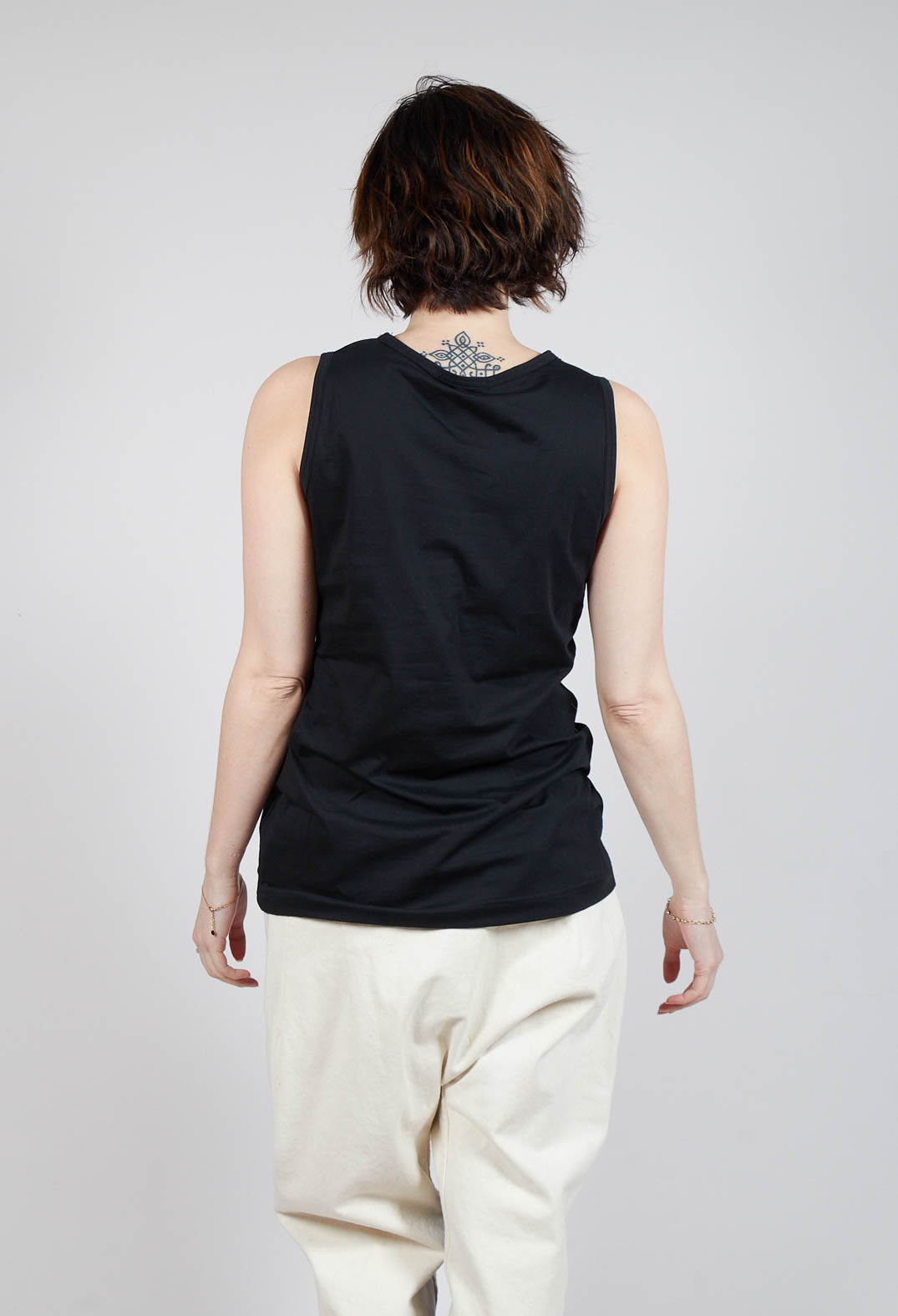 Sleeveless Vest in Black Print