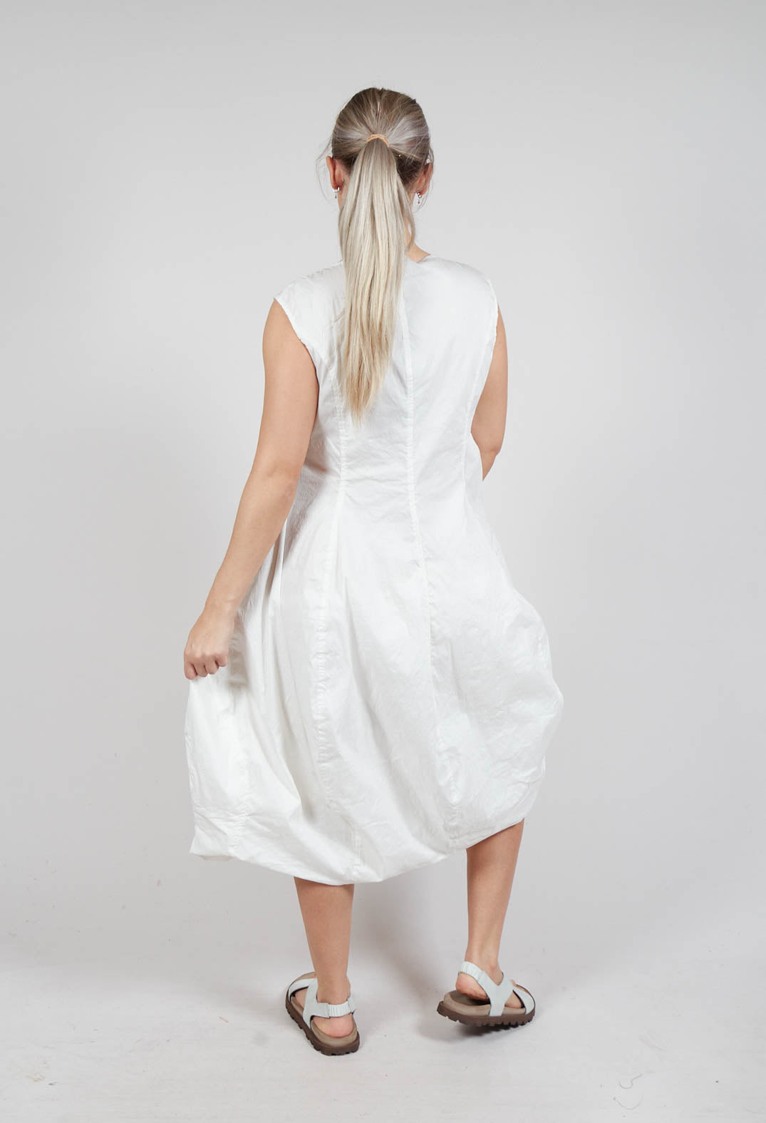 Sleeveless Balloon Dress in Starwhite