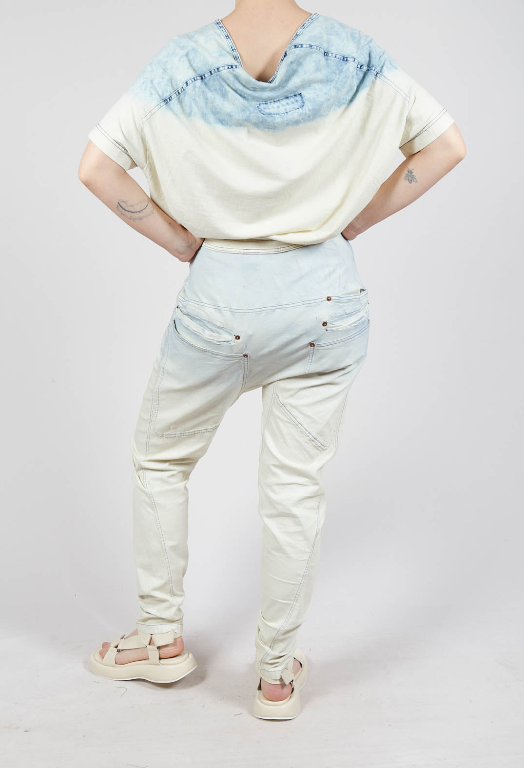 Slim Tapered Jeans in Bleachwash