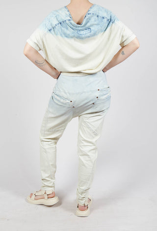 Slim Tapered Jeans in Bleachwash