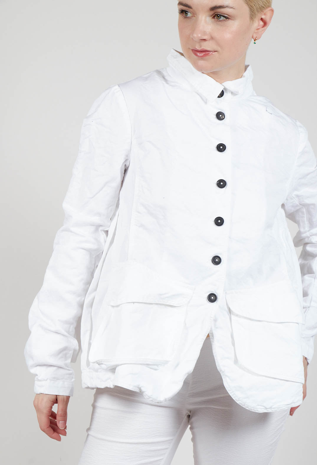 Fitted Button-Down Jacket in Semi Bleach