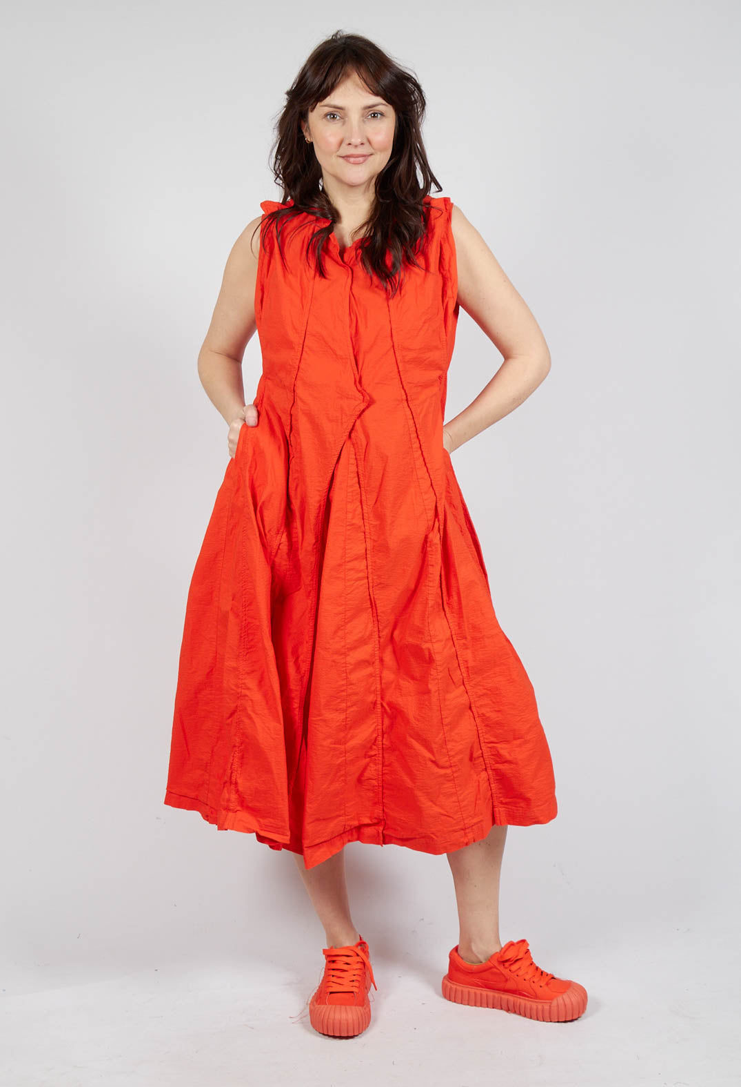 Pleated Sleeveless Midi Dress in Mandarine