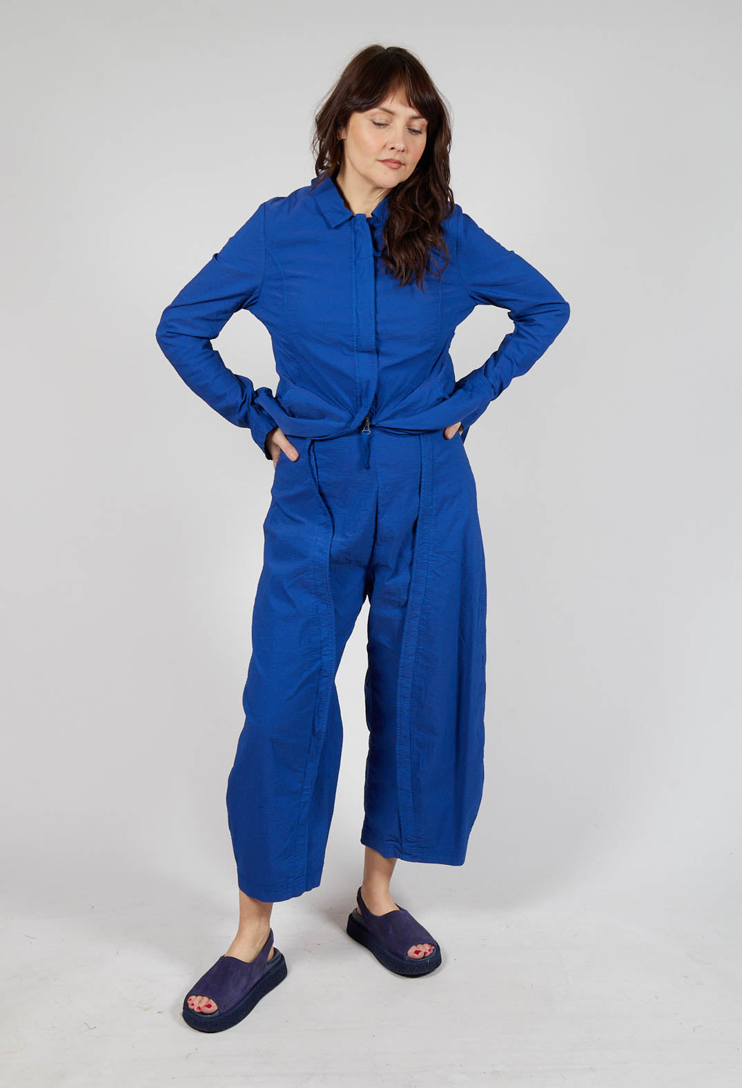 Wide-Leg Barrel-Style Trousers in Royal