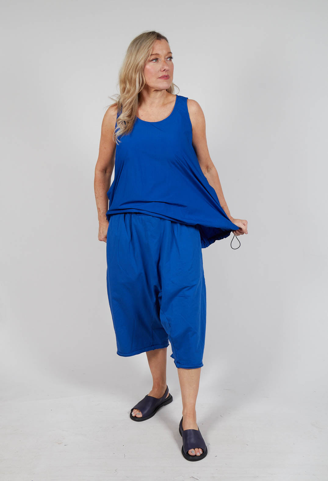 Cropped Drop-Crotch Trousers in Royal