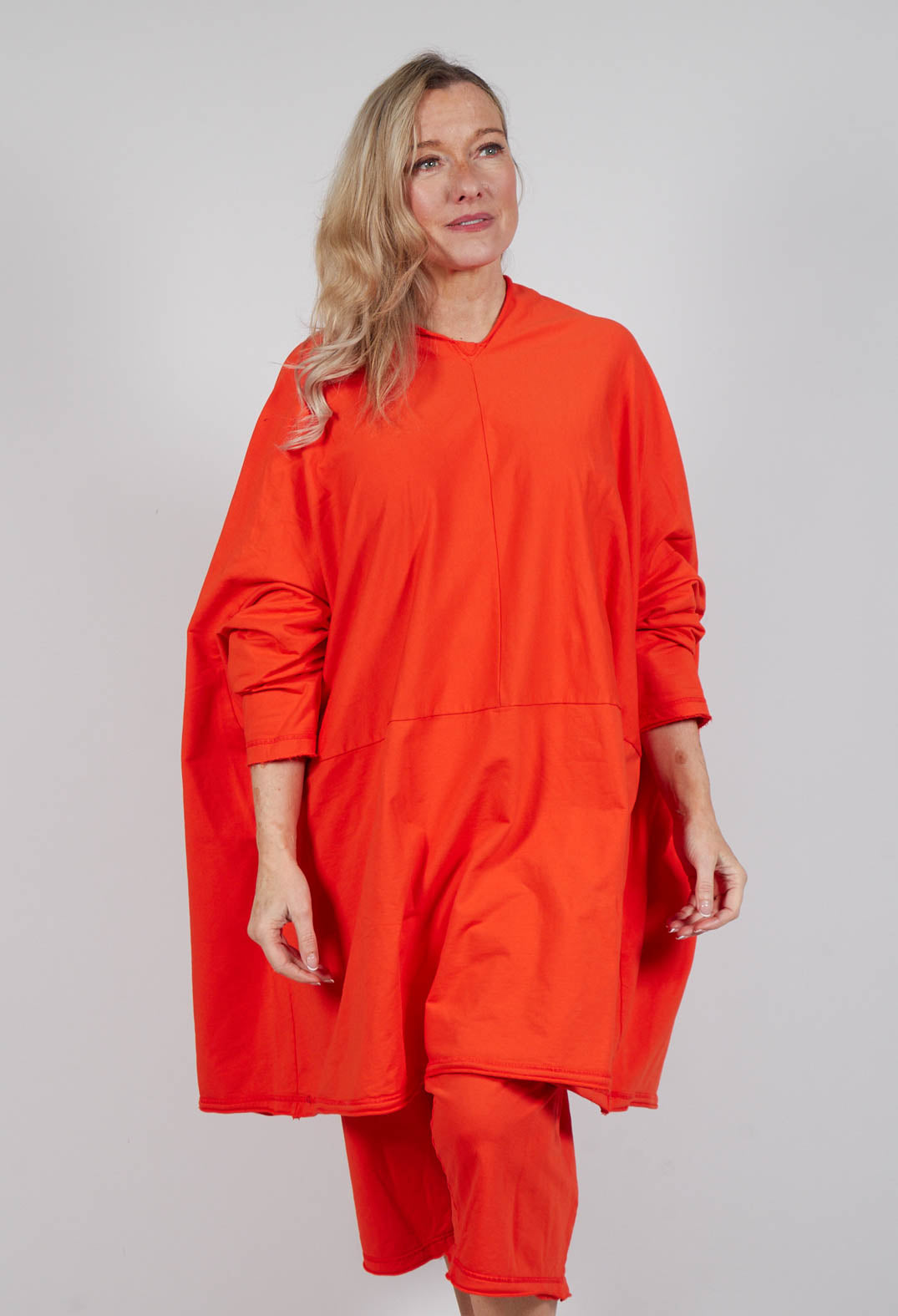 Loose-Fitting Pleated Midi Dress in Mandarine