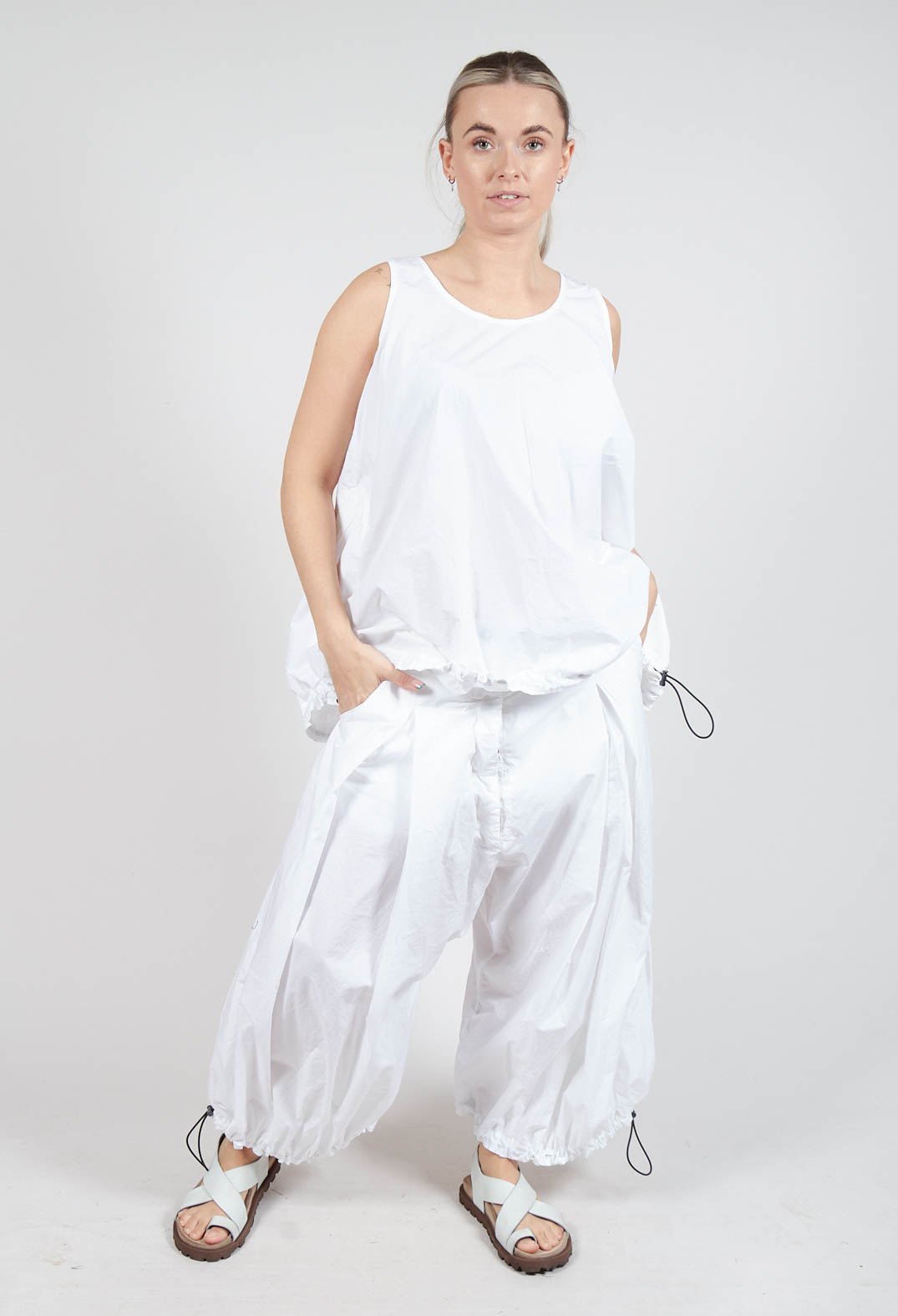 Front Pleat Balloon Trousers with Toggle Cuffs in Semi Bleach