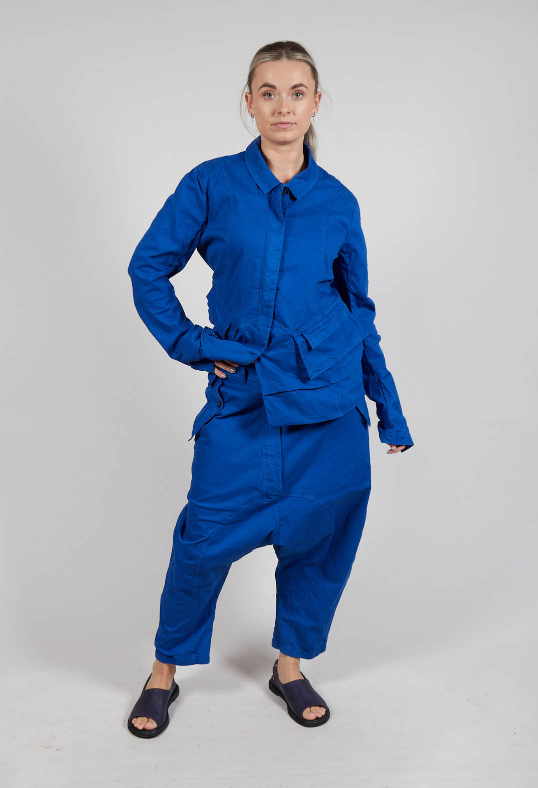 Drop-Crotch Cotton Trousers with Belt Loops in Royal