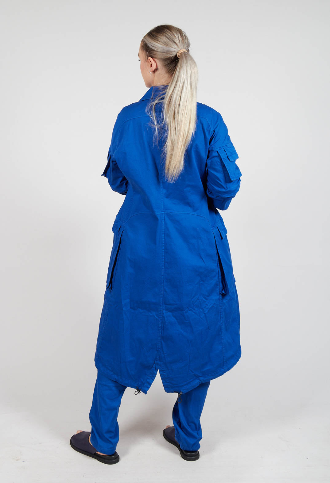 Wrinkled Long Sleeves and Point Collar Coat in Royal