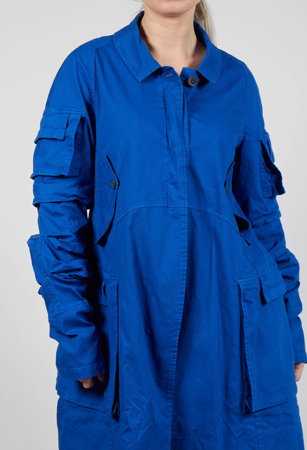 Wrinkled Long Sleeves and Point Collar Coat in Royal